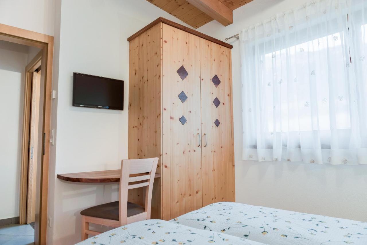 Hofschenke Pfeiftal - Heuduft Apartment San Martino In Passiria  Bagian luar foto