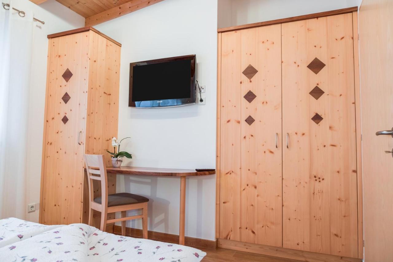 Hofschenke Pfeiftal - Heuduft Apartment San Martino In Passiria  Bagian luar foto